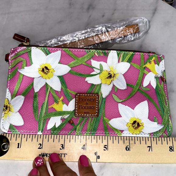 NWOT Dooney & Bourke RARE Daffodil Floral Pink Hawaiian Canvas Leather Wristlet - Picture 7 of 10